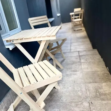 Garden St