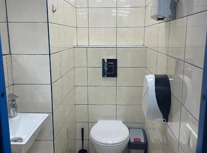 אכסניה Garden St *